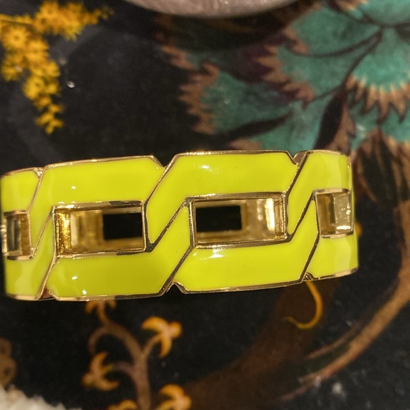 Nordstrom Bracelet Yellow and Gold hinged NWOT - Picture 3 of 4